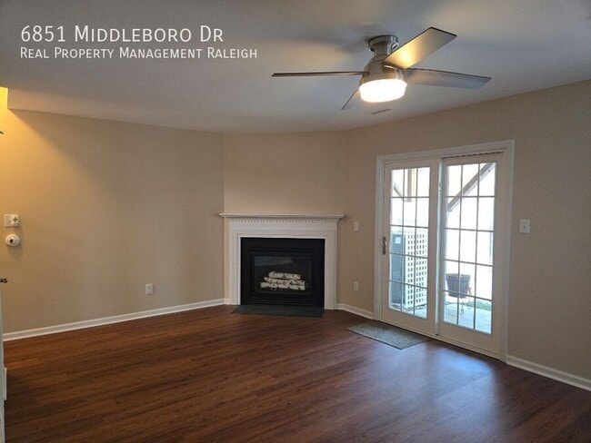 Building Photo - 6851 Middleboro Dr