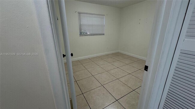 Building Photo - 4111 Stirling Rd