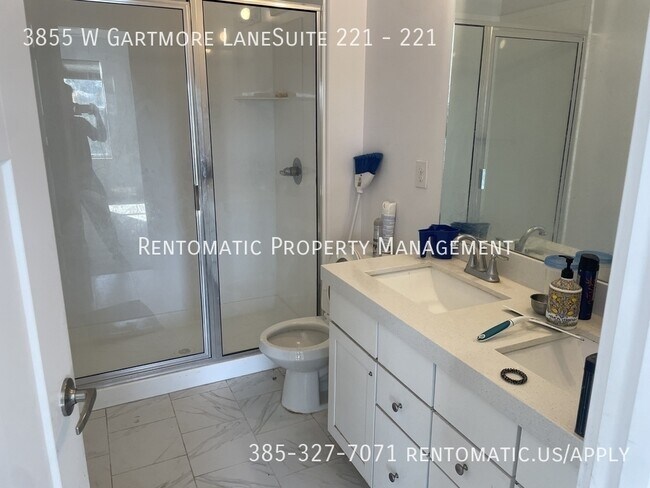 Building Photo - 3855 Gartmore Ln
