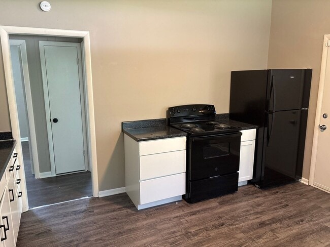 Building Photo - NO SECURITY DEPOSIT! Beautiful 3 Bedroom Home