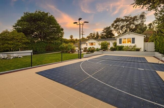 Building Photo - 240 Hot Springs Rd