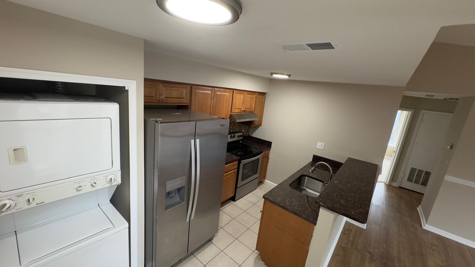 Building Photo - 8623 Beekman Pl