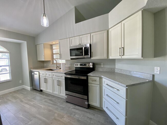 Building Photo - 1018 Spring Landing Dr