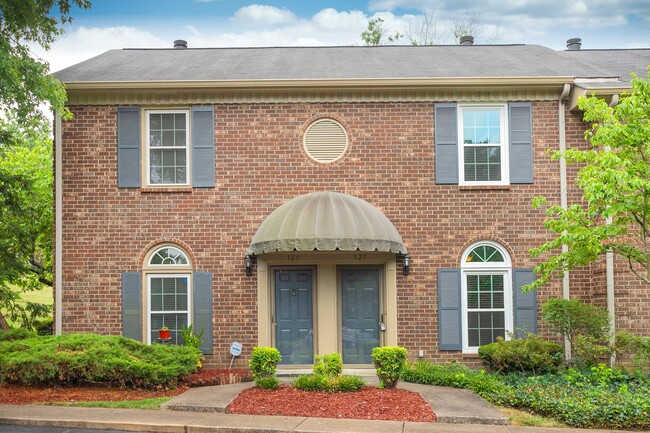 Primary Photo - 127 Lakebrink Dr