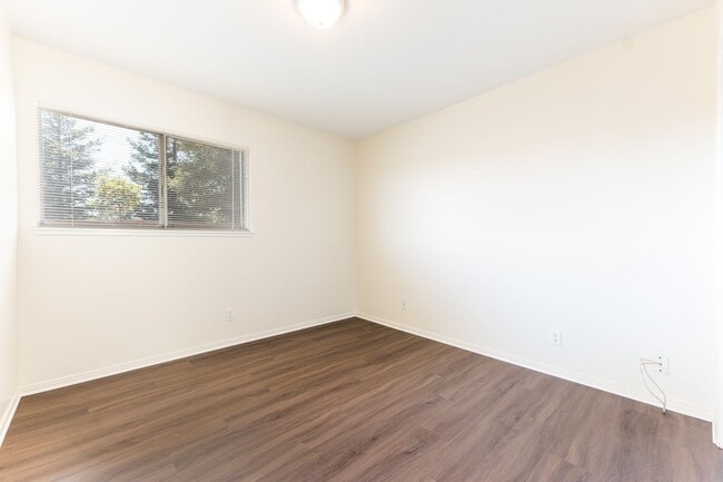 Building Photo - Charming 4-bedroom Single Story Newbury Park Home