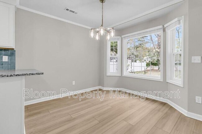 Building Photo - 974 Governors Rd