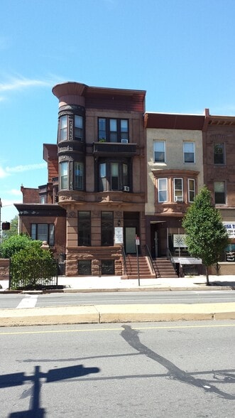 Front of Building on Broad St - 2342 S Broad St