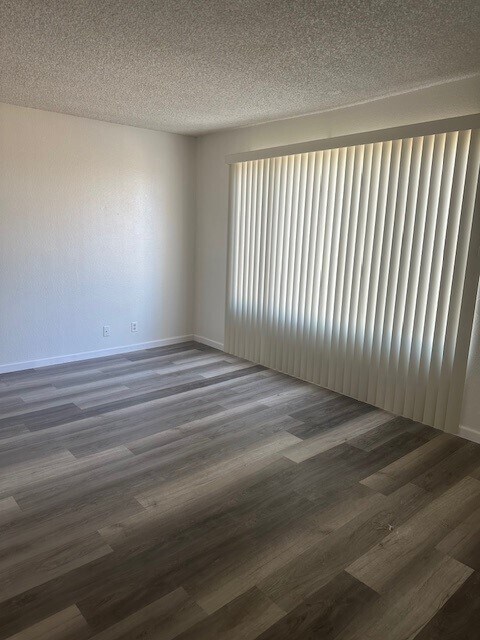 Building Photo - 713 Alturas Ln