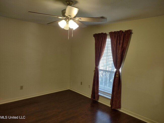 Building Photo - 336 Pebble Creek Dr