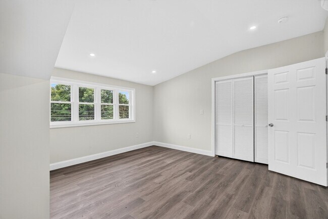 Building Photo - 391 Cedar Brook Rd