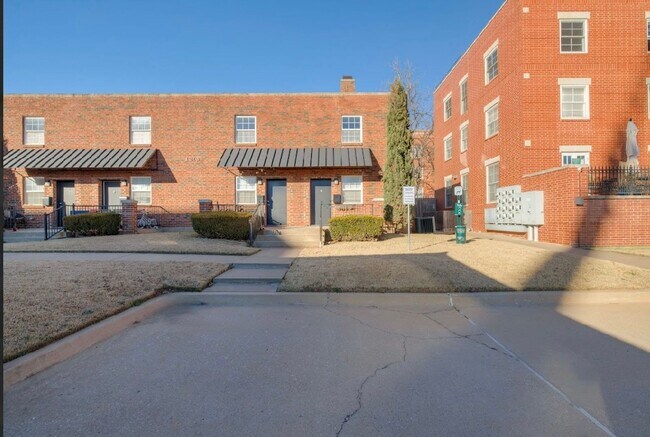 Building Photo - One bedroom loft in Midtown OKC!