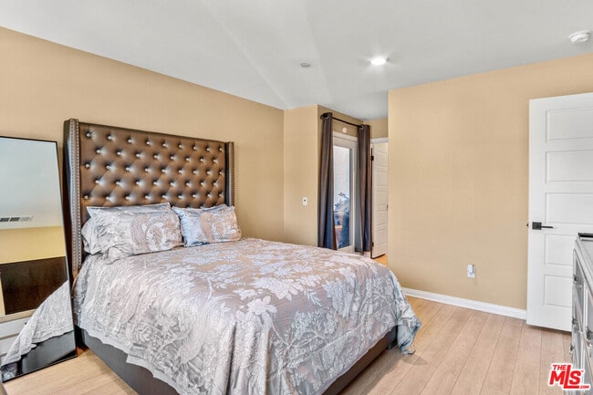 Building Photo - 720 Grace Ave