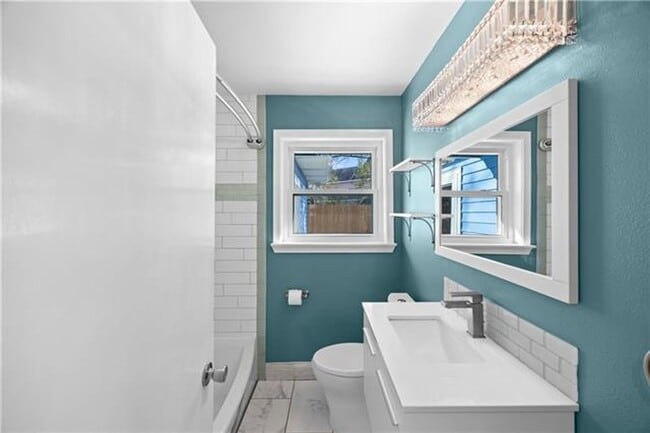 Building Photo - River Ridge Home Rental
