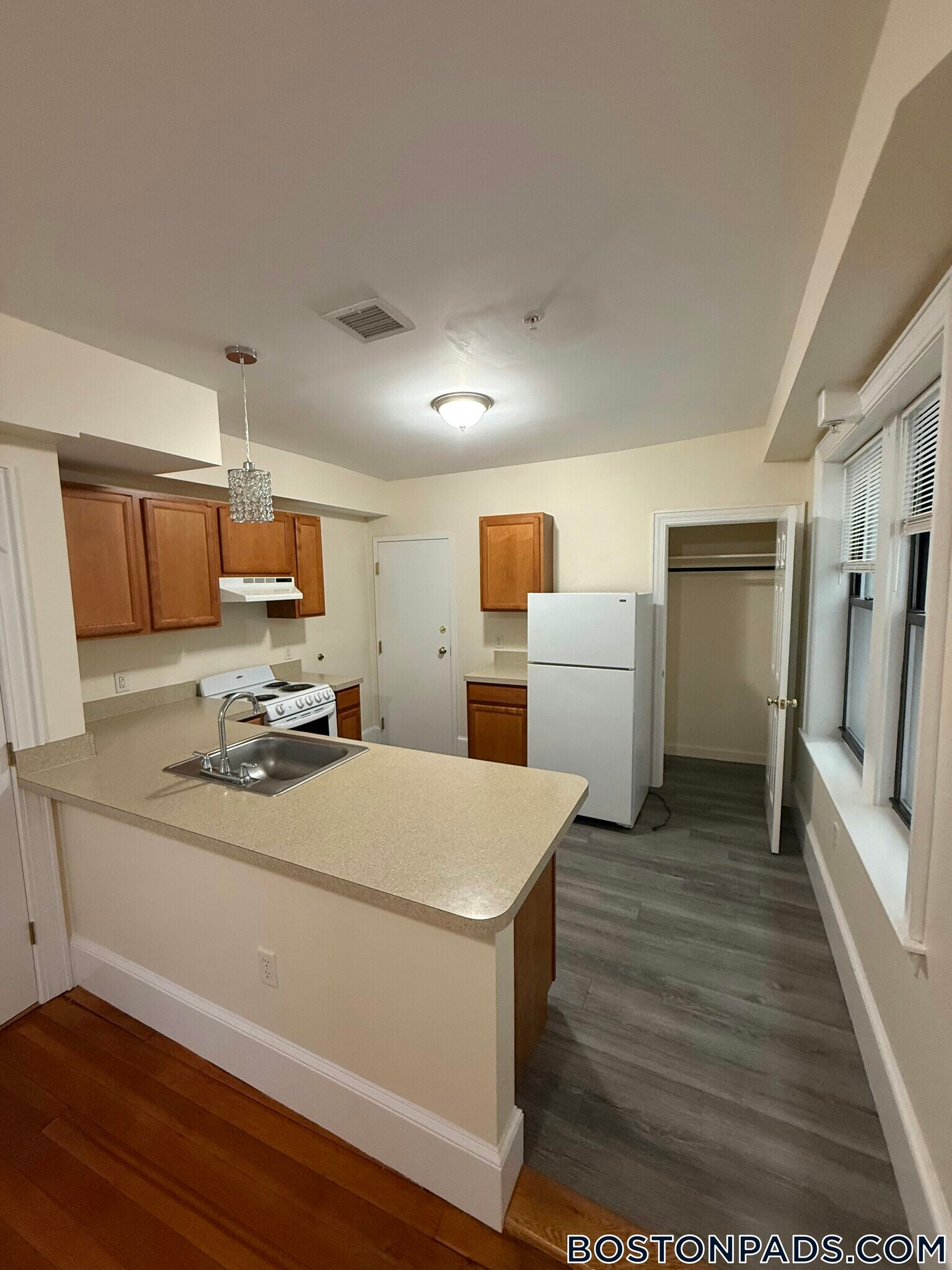 Building Photo - 881 Massachusetts Ave