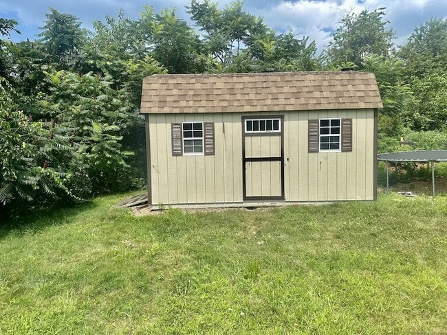 Building Photo - 254 Sand Hill Rd