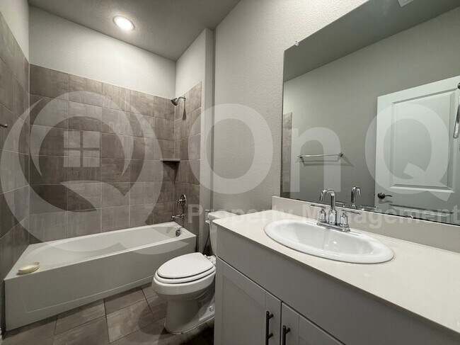Building Photo - 2169 Gill Star Dr