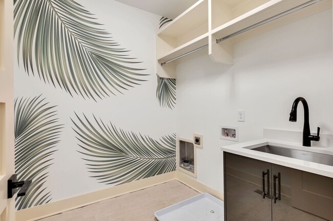 Building Photo - 660 Vernon Ave