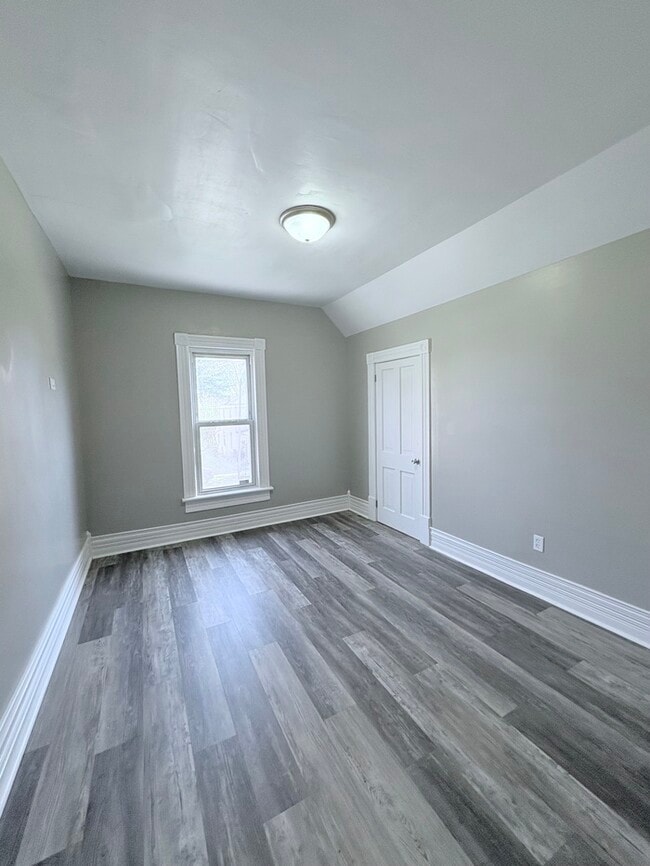 Building Photo - Charming 4 beds 2 baths in Delaware!