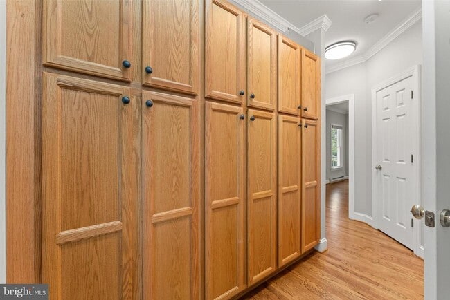 Building Photo - 8237 Hickory Dr