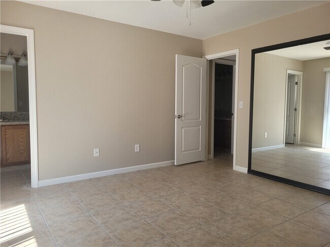 Building Photo - 1529 Taylor Rd