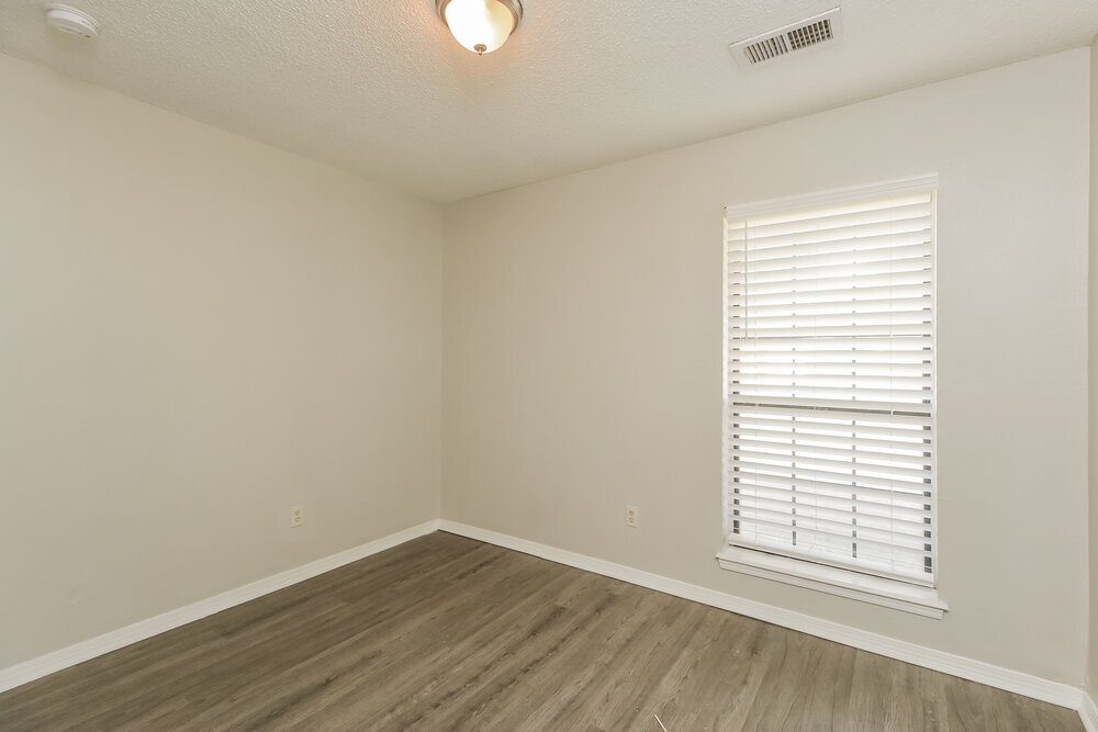 Building Photo - 1808 SE 13th St