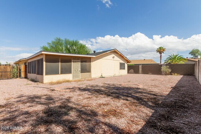 Building Photo - 5603 W Greenbriar Dr