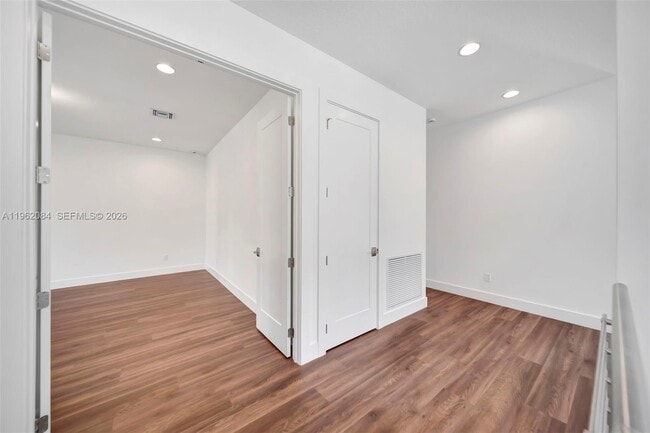 Building Photo - 1427 SW 23rd St