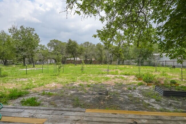 Building Photo - 24306 Romin Dr