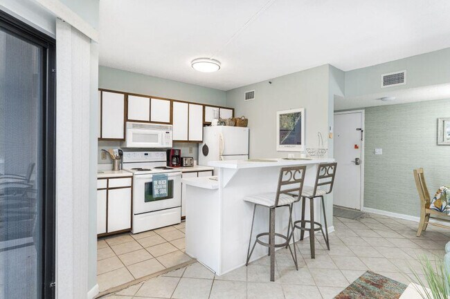 Building Photo - 375 Plantation Rd