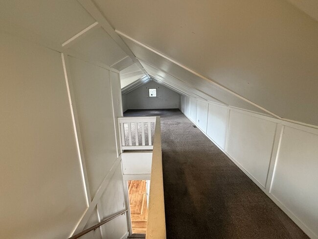 Building Photo - 3 bed/1 bath house