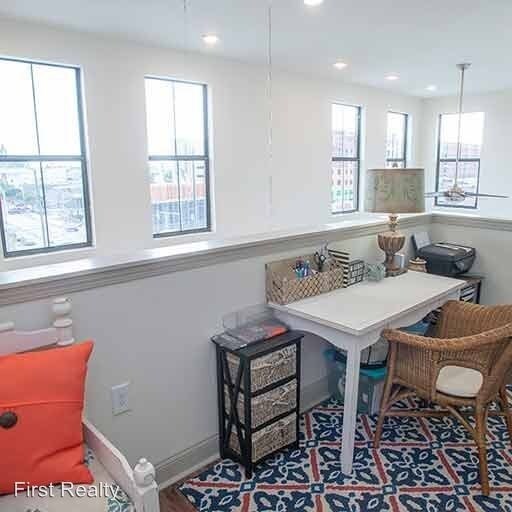 Building Photo - 1 br, 1 bath Room For Rent - 137 E. Glenn Ave