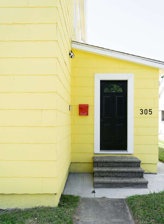 Building Photo - Student Housing Near the University of Dayton – Rent is $750 per bedroom (3 students), total leas...
