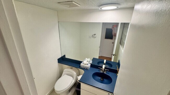 Building Photo - 8903 Trone Cir