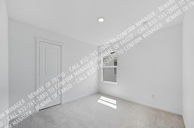 Building Photo - 6433 Middlebury Dr