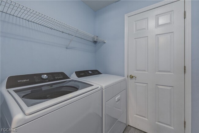 Building Photo - 876 Gulf Pavillion Dr