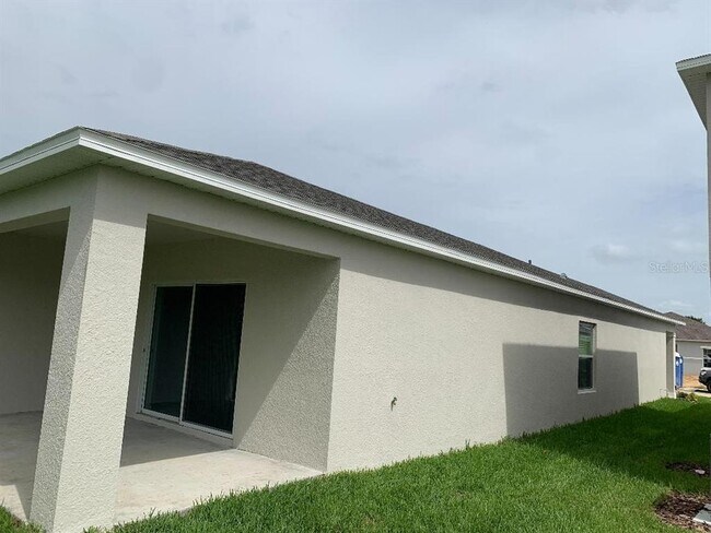 Building Photo - 5586 Tranquila Ln