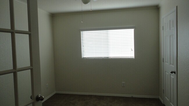 Building Photo - CONVENIENTLY LOCATED