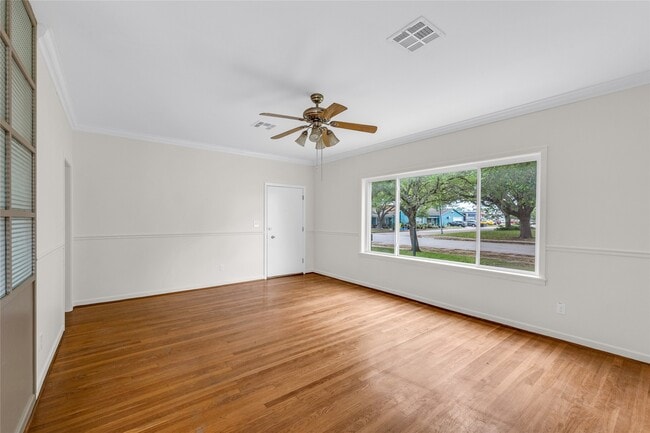Building Photo - 2527 Avenue G