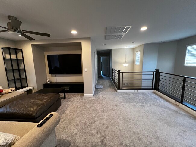 Building Photo - 10147 W Meranto Ave