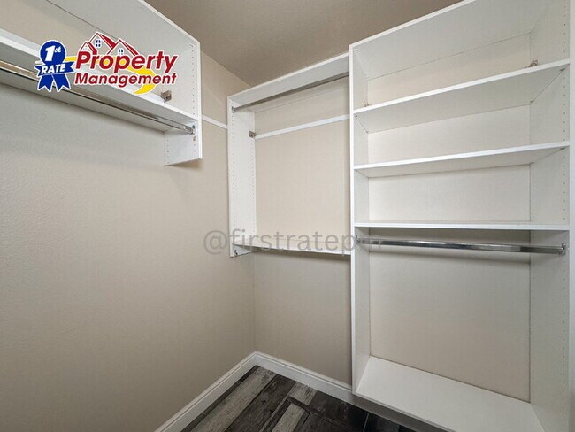 Building Photo - 10042 W Garverdale Ln