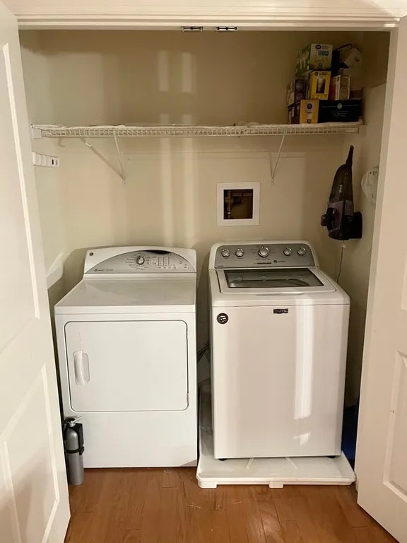 Building Photo - Room in Townhome on Autumn Mist Dr