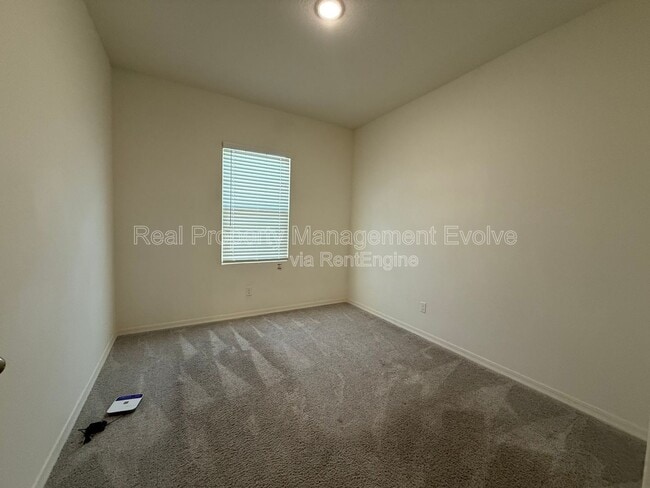 Building Photo - 4710 N 194th Dr