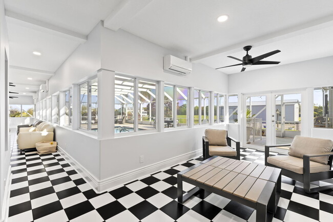 Building Photo - 8135 White Fences Ln