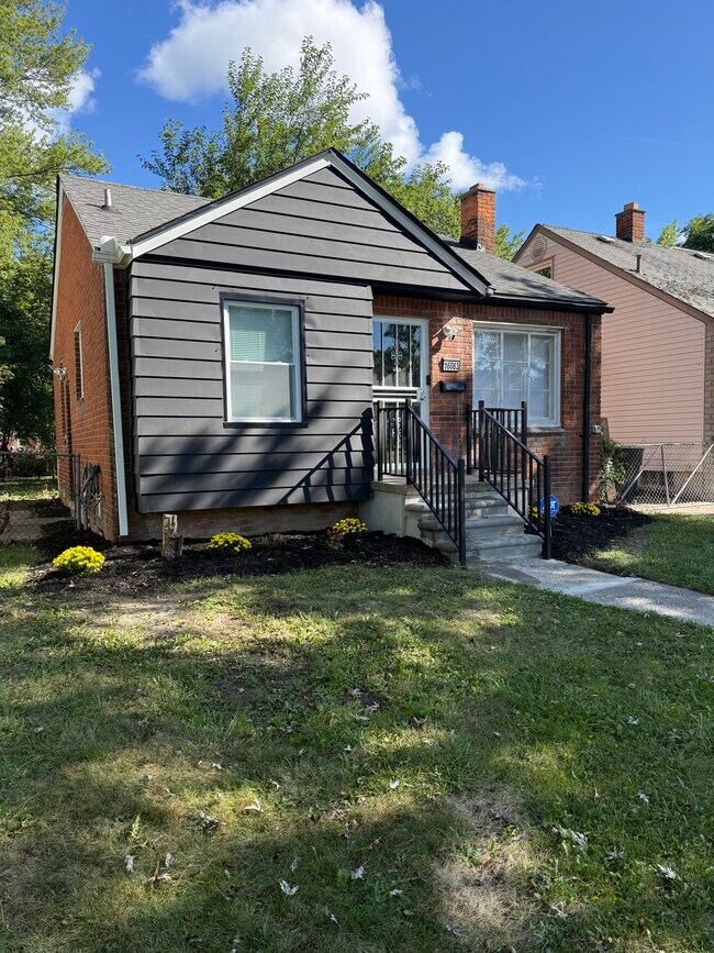 Building Photo - 16083 Manning St