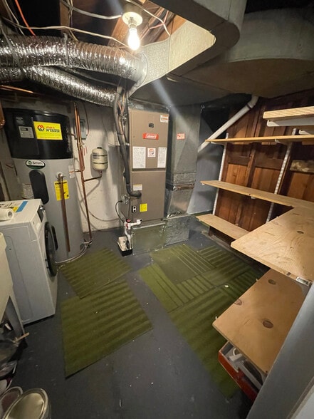 Building Photo - 204 34th St NE