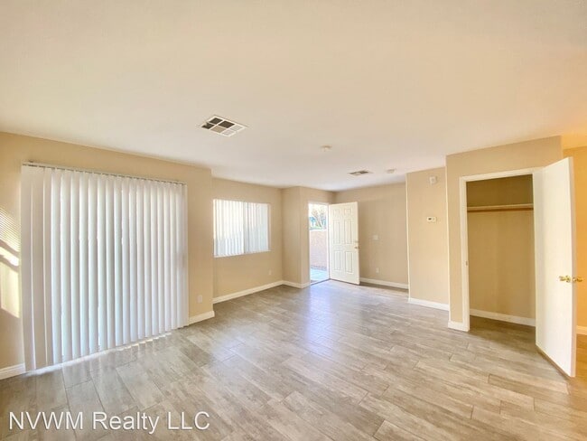 Building Photo - 3 br, 2.5 bath House - 5266 Souvenir Lane