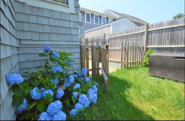 Building Photo - 108 Ormerod Ave