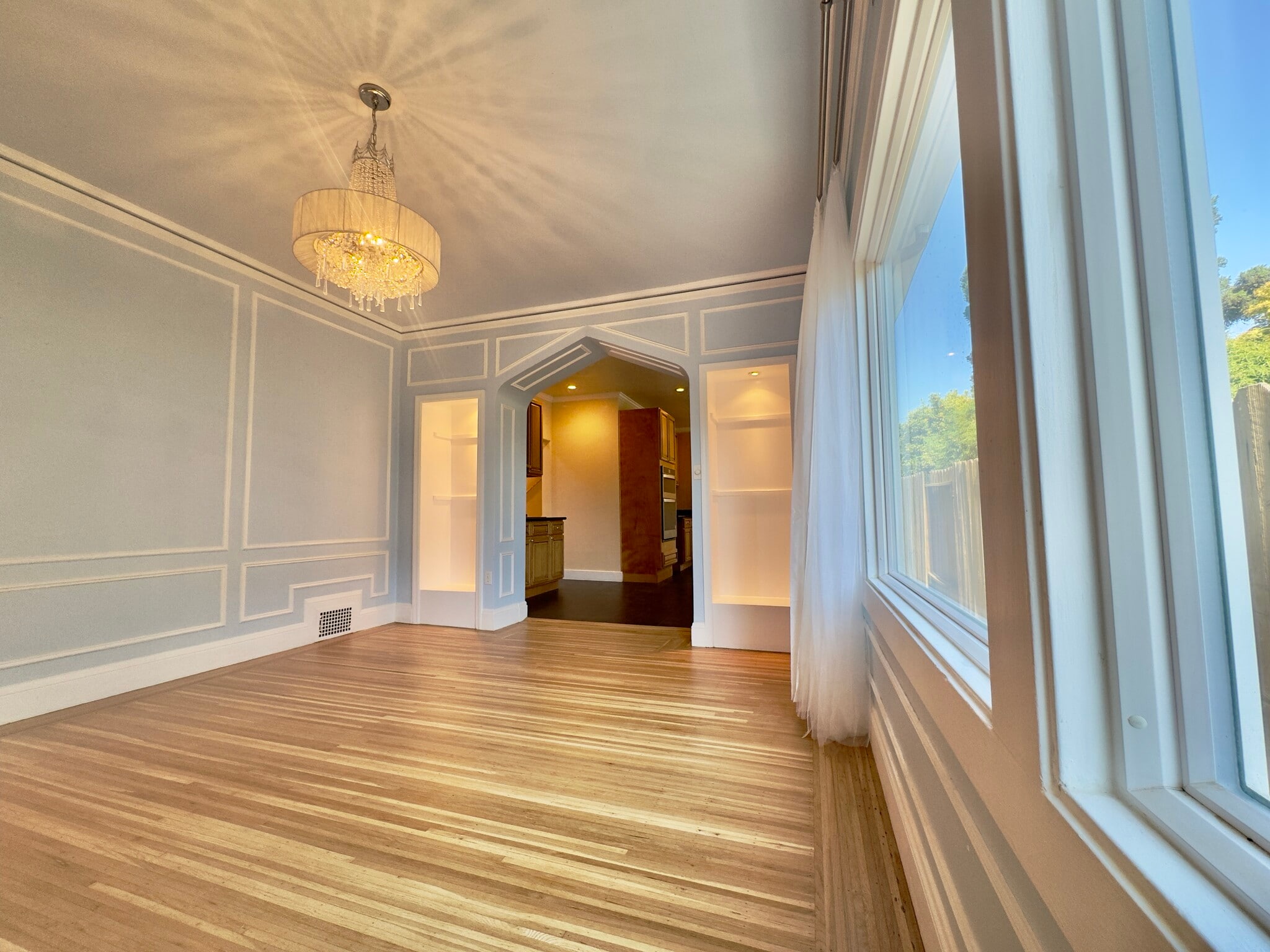 Building Photo - 2615 Maxwell Ave