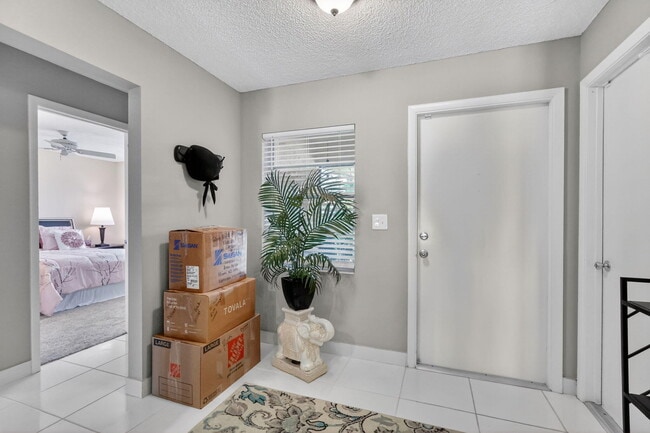 Building Photo - 6357 Overland Dr