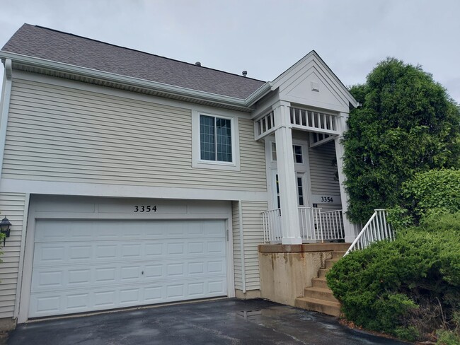 Building Photo - 3354 Ravinia Cir